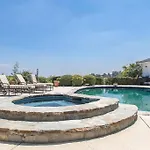 Amazing View-Pool-Spa Home Near Universal Studios & Beverly Hills